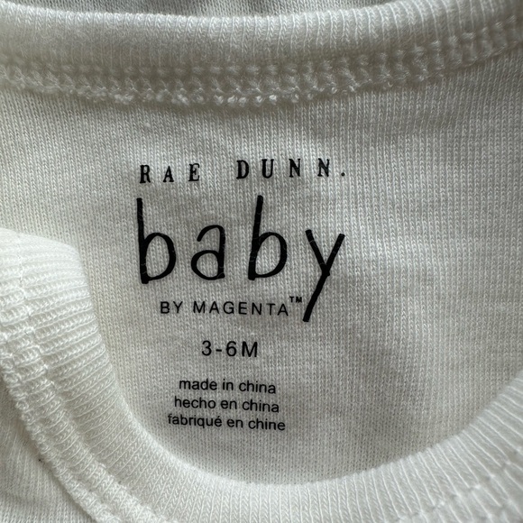Rae  Dunn Baby Unisex Graphic Onesie Size 3-6 Months - Picture 4 of 4